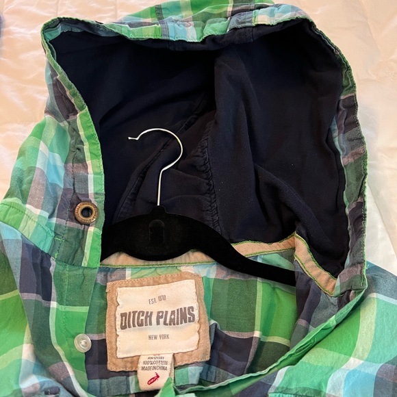 Ditch Plains button-down w/hood front pockets casual shirt. Green/Blue stripes. - Picture 2 of 3